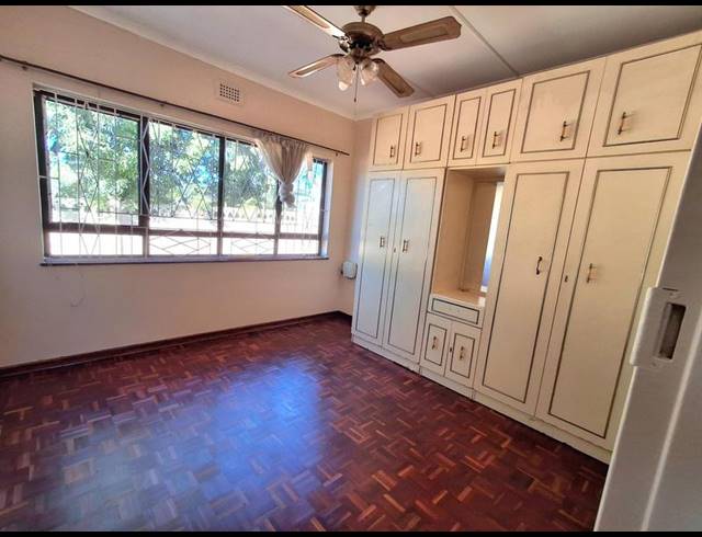 4 BEDROOM PROPERTY TO RENT IN MEREBANK